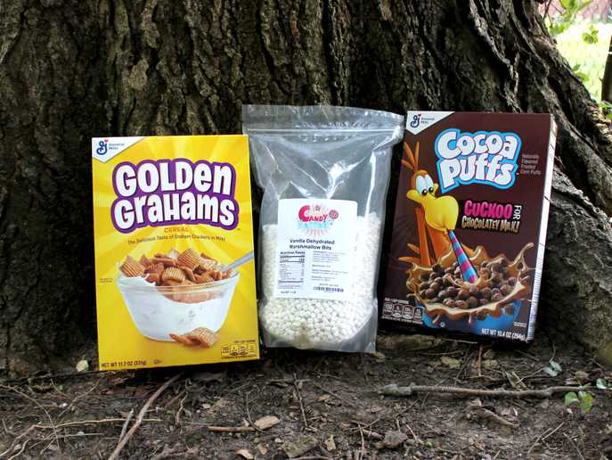 ingredients for Golden Grahams & Cocoa Puffs s’mores cereal