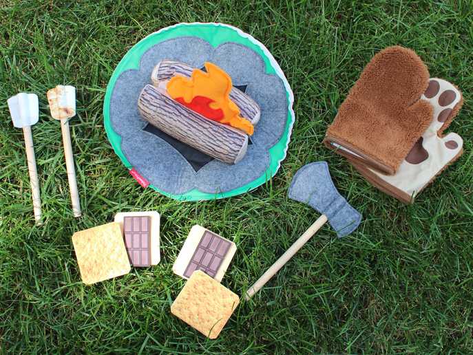 Fisher-Price S’more Fun Campfire full playset