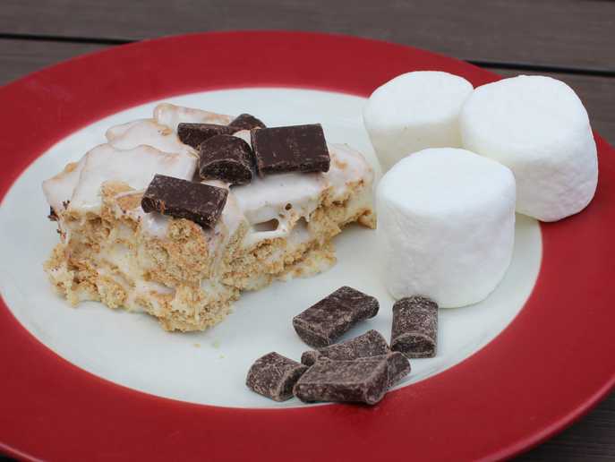 dairy free simply s’mores bars on plate